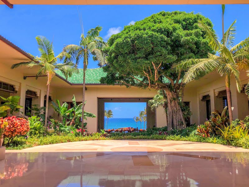 Grand Hyatt Kauai entrance