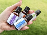 Simply Earth Essential Oil Subscription Box Review [Plus A Surprise!]