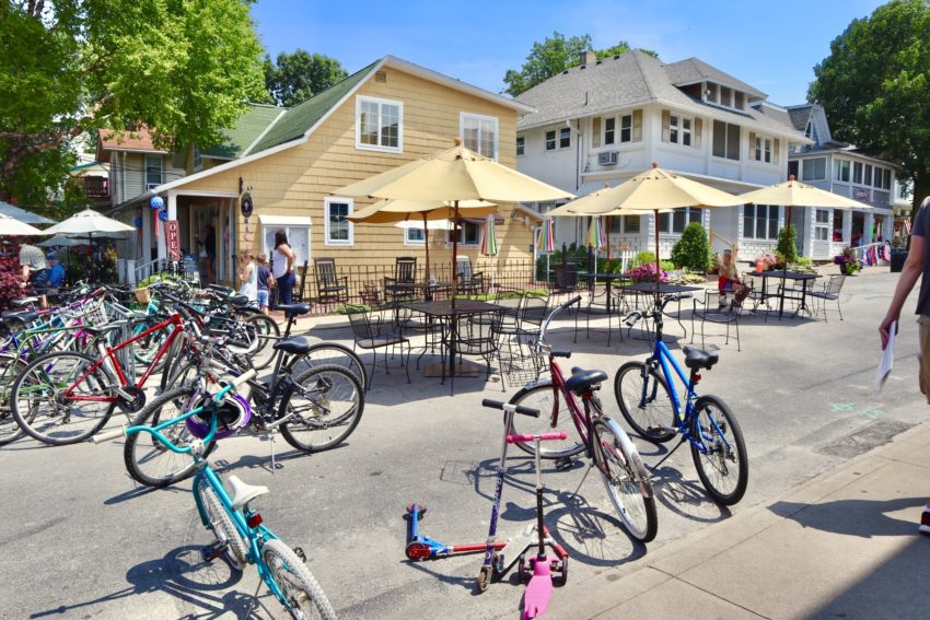 bikes parked outside of Lakeside Coffee and Cream