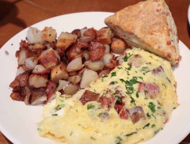 Food Dance Kalamazoo - do-si-do omelet and scone - restaurants in downtown Kalamazoo Michigan