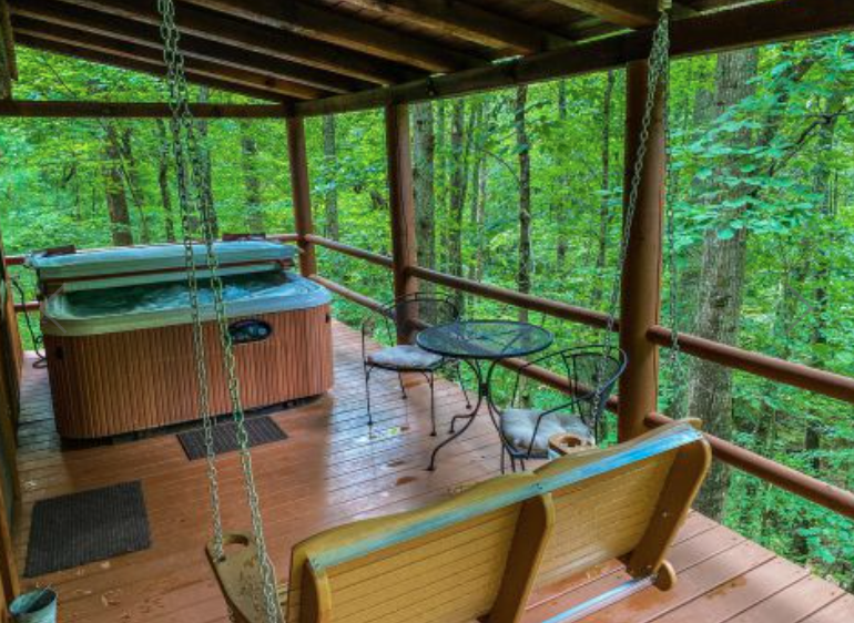 Hocking Hills Cabins with hot tub