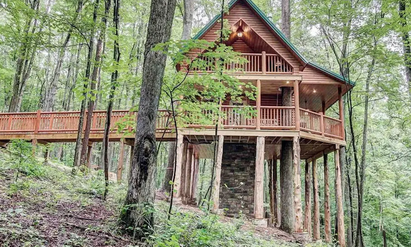 Canopy Treehouse in Hocking Hills