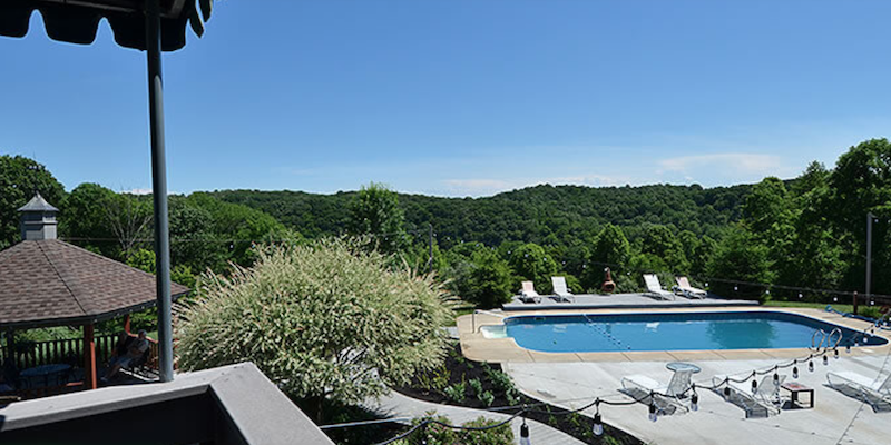 Swimming pool at Blissful Ridge Lodge